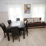 Dundic Apartment Makarska